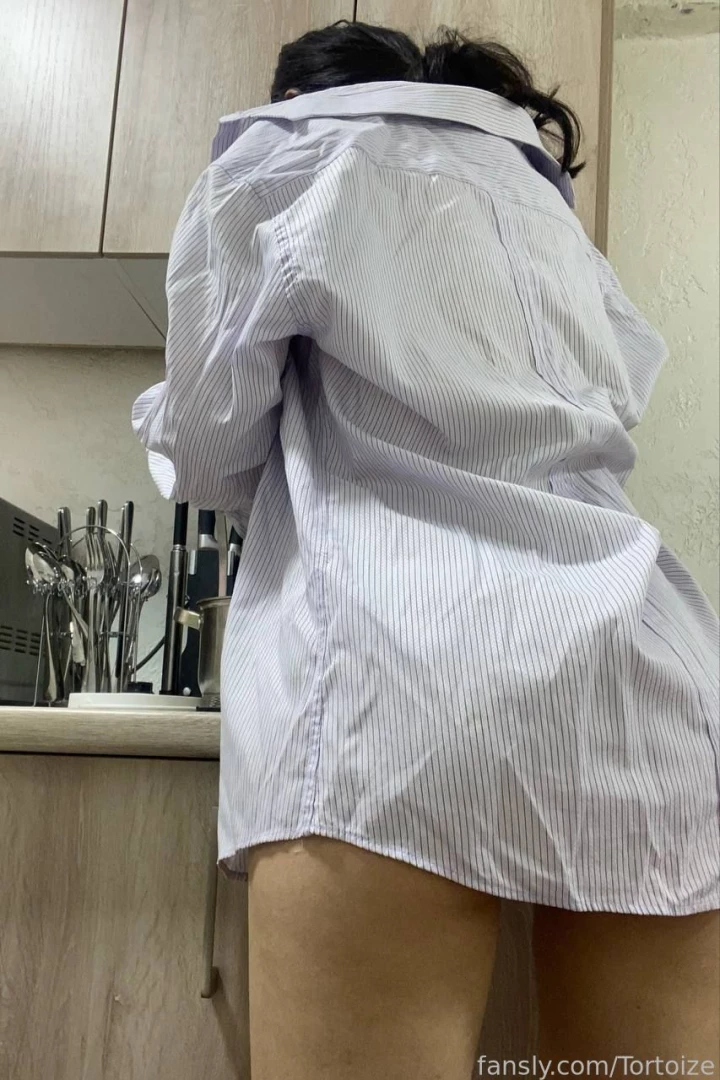 Would you like to cook something tasty with me or would you sit and 