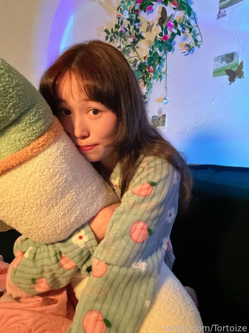 Do what you love o o asian teen schoolgirl student korean teenager 