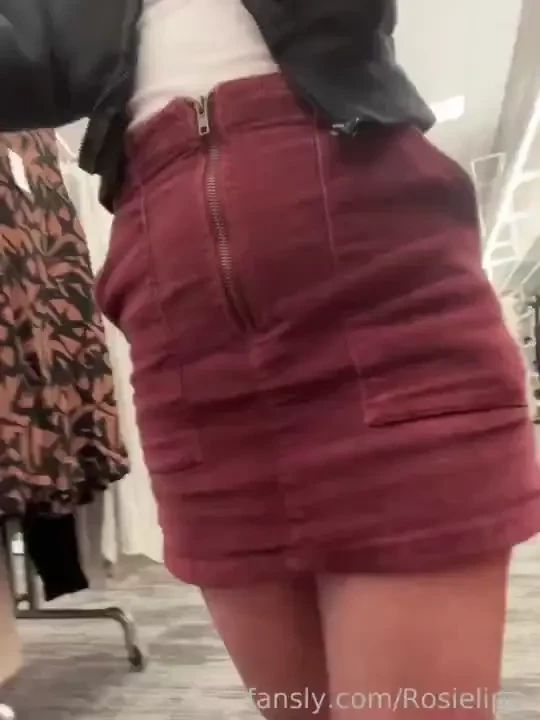 Flashing my pussy in aisle 4 pussy flashing exhibitionist 