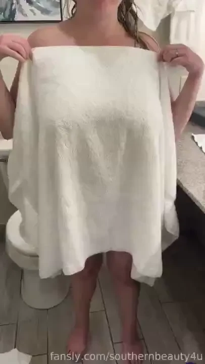 Towel drop fyp toweldrop milf exposed prettypussy bigtits tits hotmom 