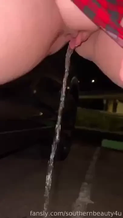 Really had to pee while we were downtown by the sex club fyp pee 