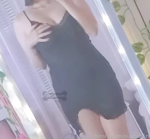 Do you like my dress pet maybe if you re good ill let you listen to me