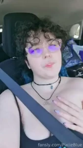 I m on my way to a rock festival and i m such a horny copilot i hope i