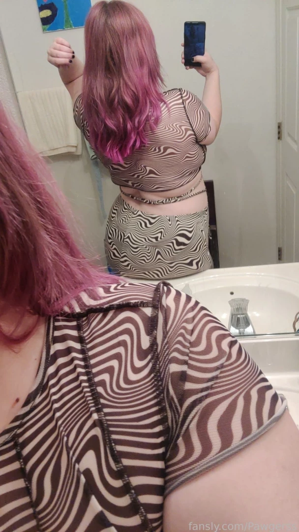 Really want to wear this outfit out one day 