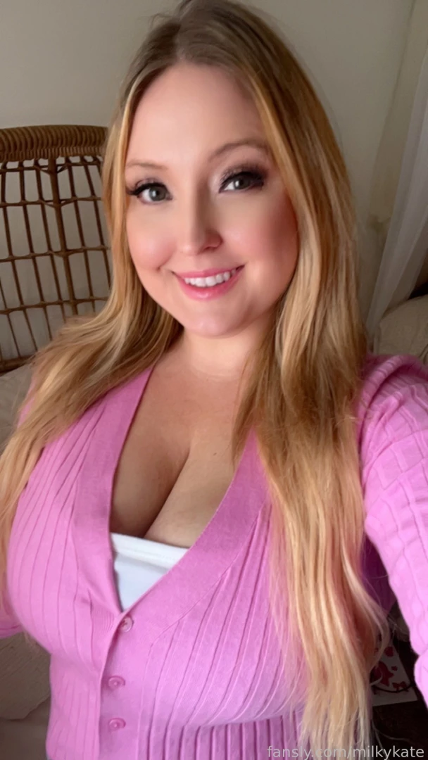 Wanna see under my sweater milf mommy hugeboobs bigtits selfie blonde part 3 