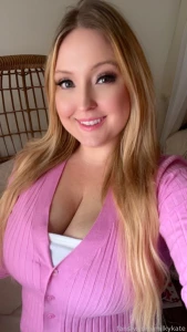 Wanna see under my sweater milf mommy hugeboobs bigtits selfie blonde part 3