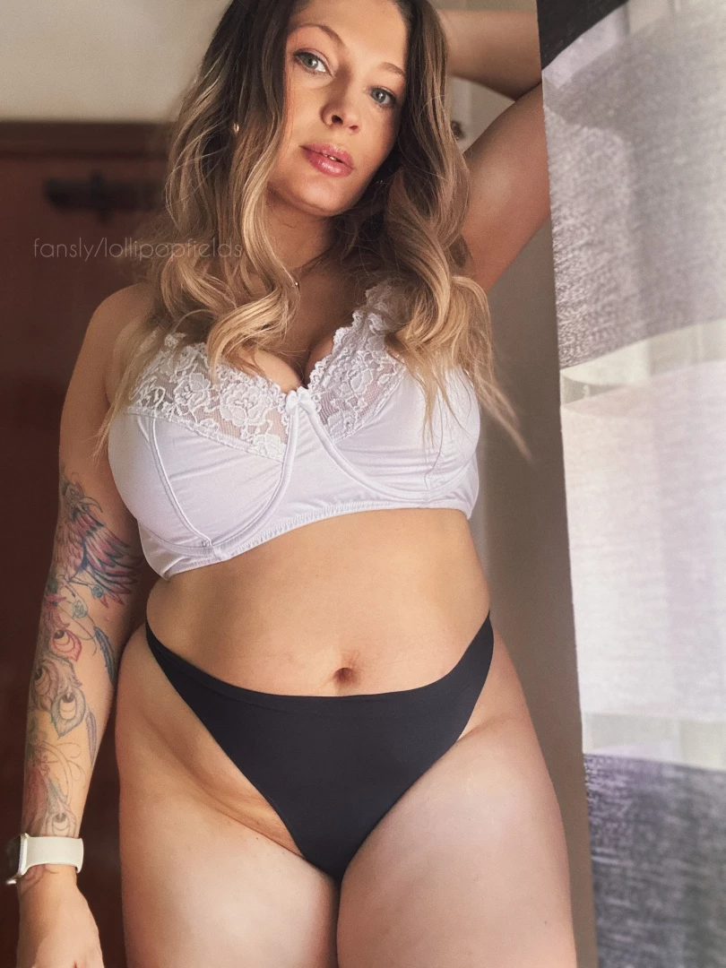 A few pics i snapped for you boys lingerie mommy mombod milf bigtits 
