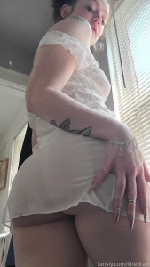 Sweet sunday slut stretches her asshole with some new toys p s i want part 2