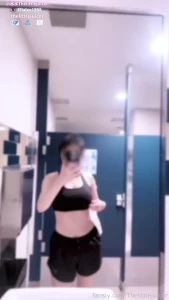 I secretly filmed this in the bathroom after exercise for you guys to