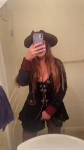 Do you want to pick my halloween costume i m offering some sexxxy play