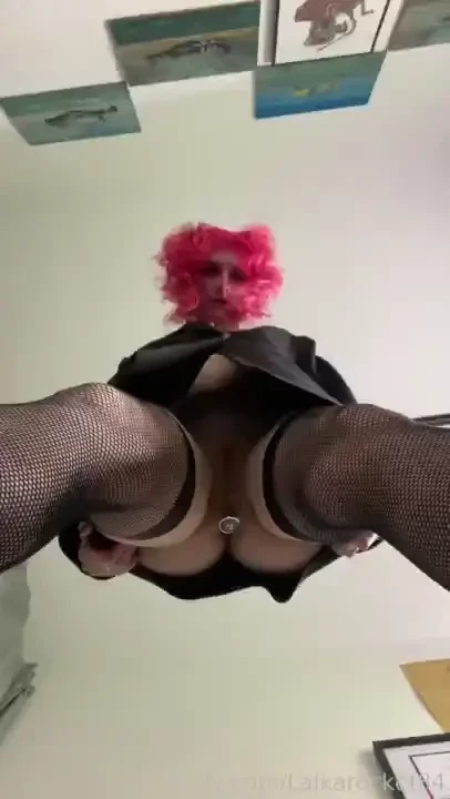 Fyp ass anal plug leather striptease skirt fishnet thighs tattoos 