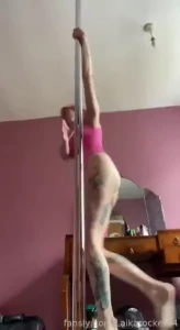 A little series of easy spins to get myself warmed up barefoot pink
