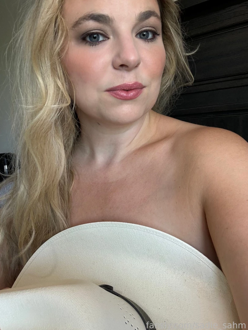 Should i move my hat fyp milf sex anal pussy ass boobs tits bigboobs 