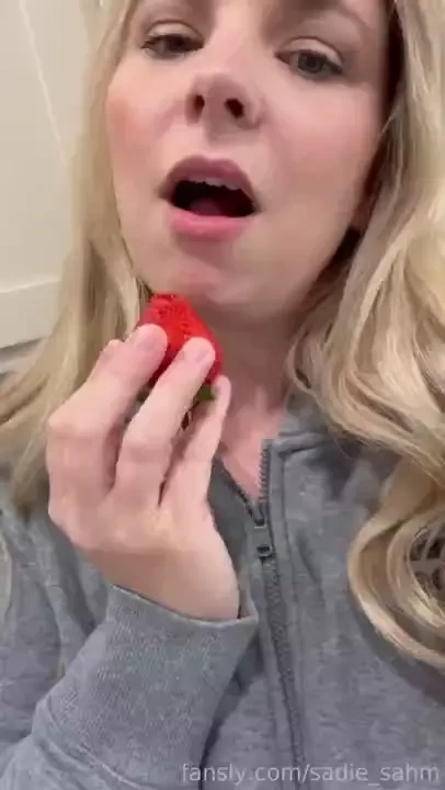 It s lunch time what are you eating for lunch or who are you eating or 