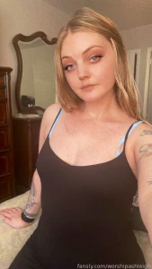 Good morning i m available for live sexting customs vid calls gf