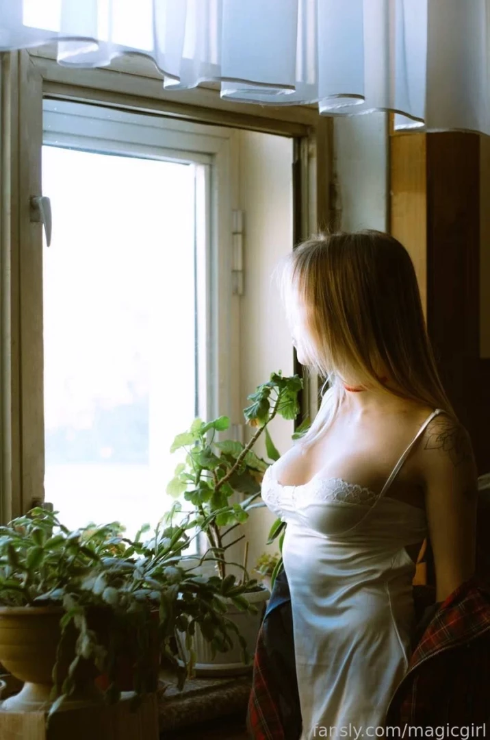 It s me looking out the window alone and feeling sad where are you my 