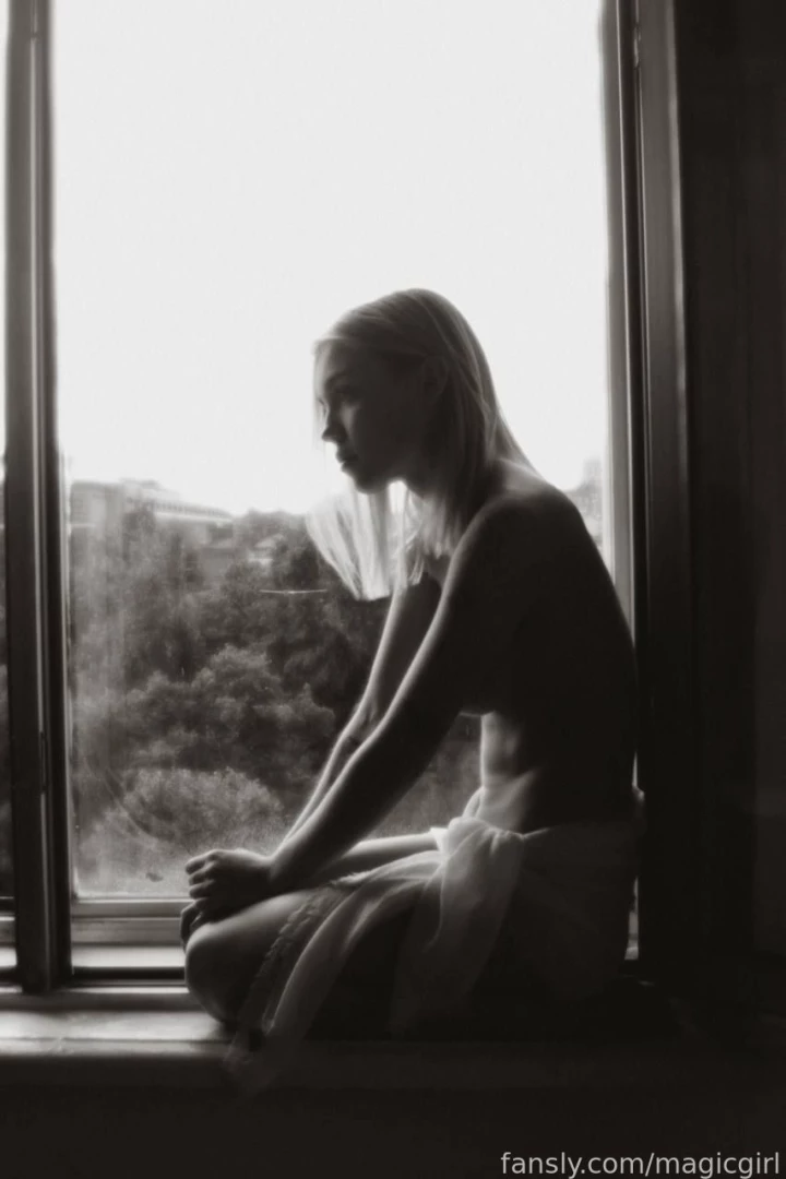 It s me sitting sad by the window do you know why i miss you write to 