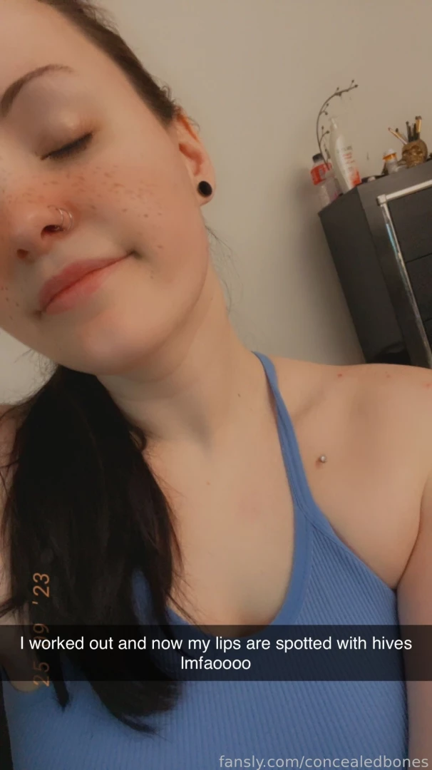 Working out gives me leopard spots lmaoooo i hope everyone is doing 