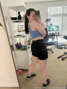 Some booty appreciation about to work it out actually hehe squats on part 3