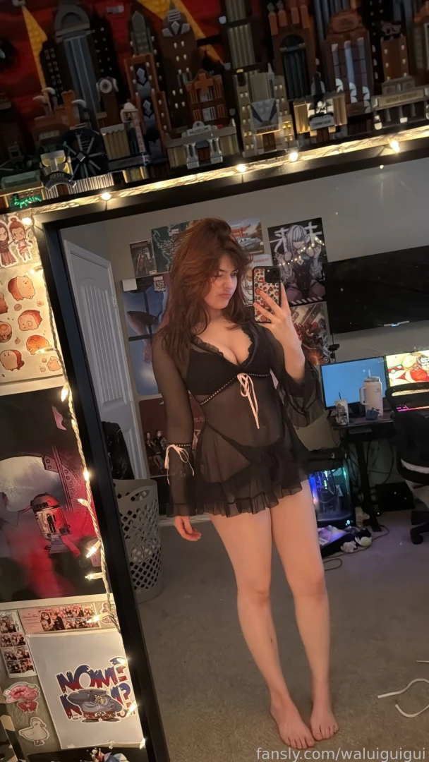 Hiiiiiiiiii did you know i do custom content dm me 