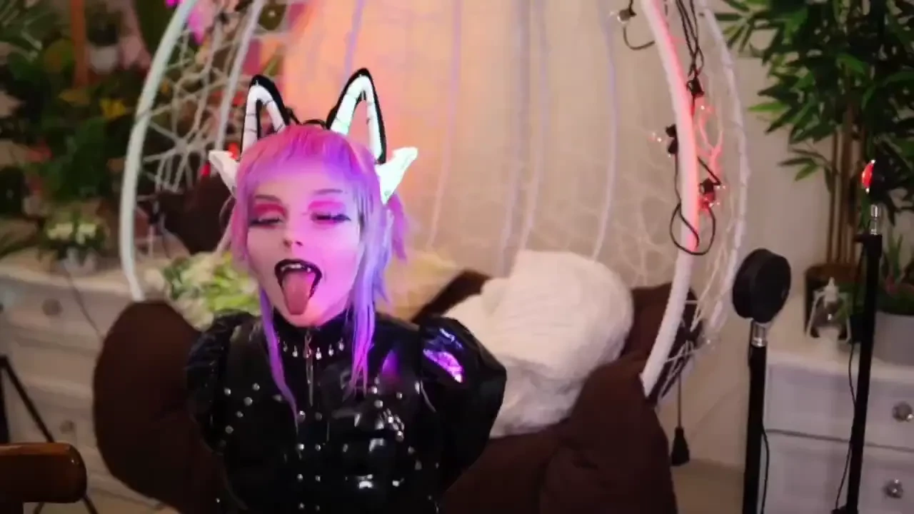 Fyp foryou ass booty egirl vibrator goth lips video mistress latex part 1 