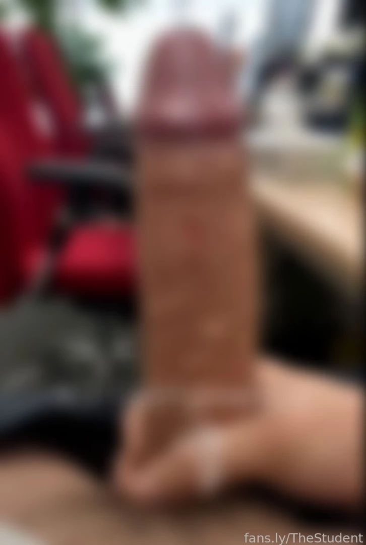 While jerking off during my free time at work i almost got caught 