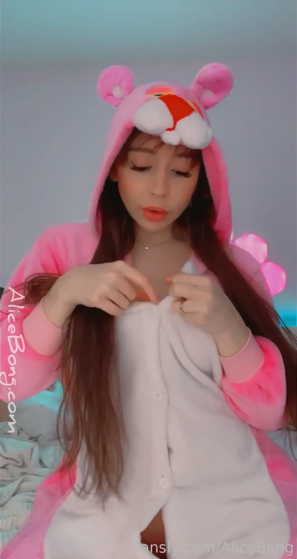 Press if you want a continuation of this video sexy alone horny 