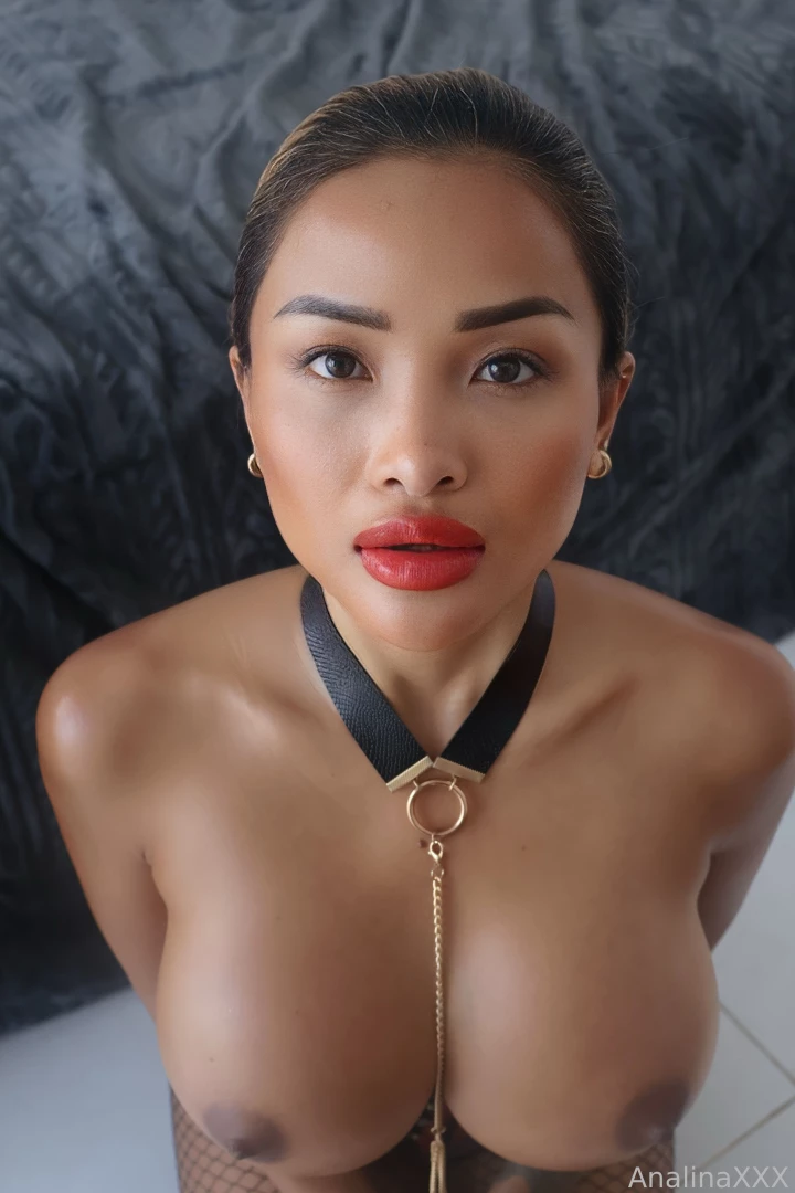 Being a good submissive girl always kneeing in front of you to use me 