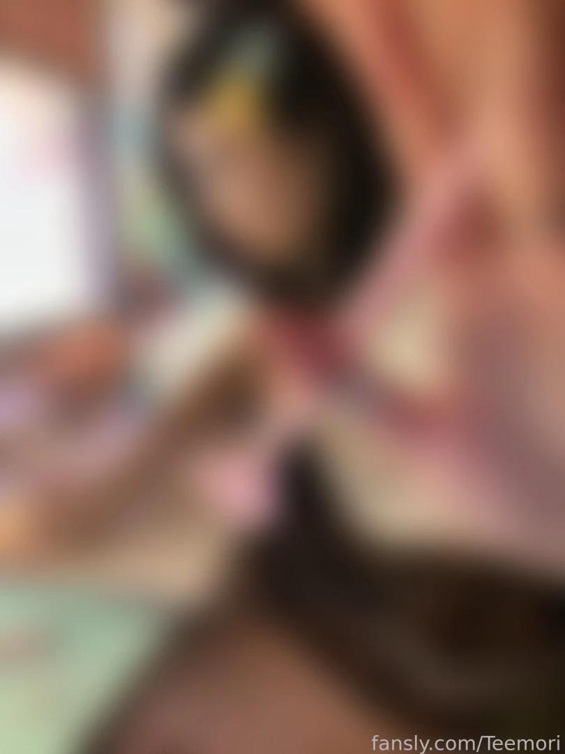 Your hey i am trying to focus here ugh the skirt is too short please 