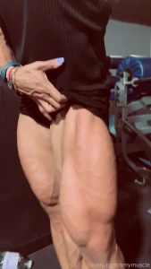 Big and veiny fbb legs musclegirl colombian brazil brazilian fitmilf