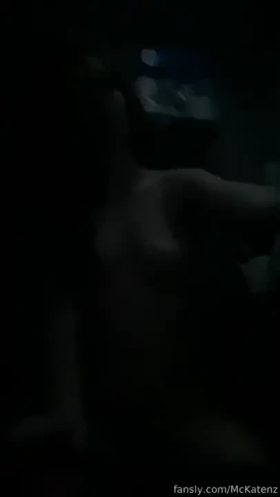 5am pees with nyxie lol 