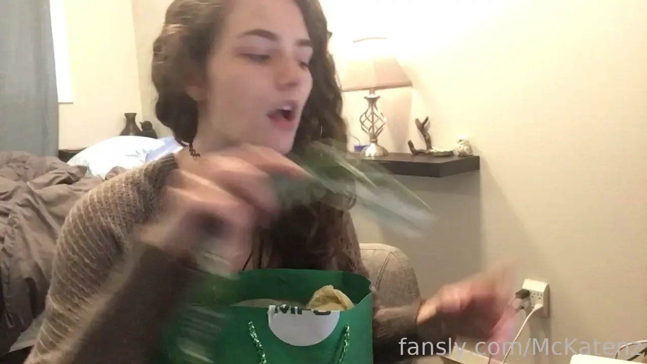 Watch how high your have your volume btw i got scared lmfao this is part 2 