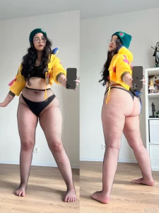 Front or back cosplay valorant pawg thick hips thickthighs fishnets