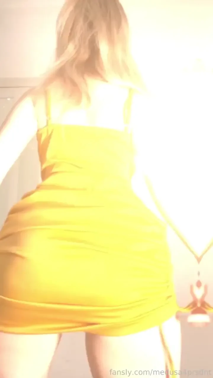 Oops did you see it fyp panties ass bigass butt tinygirl petite teen 