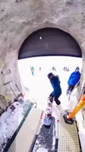 Hi friends as a reminder we are on a mini snowboarding vacation in