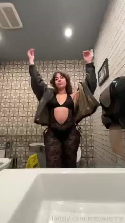 I went out with some friends and ended up naked in the restaurant 