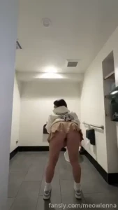 About tiiiime i posted a peepee video 3 i went to la to a friends