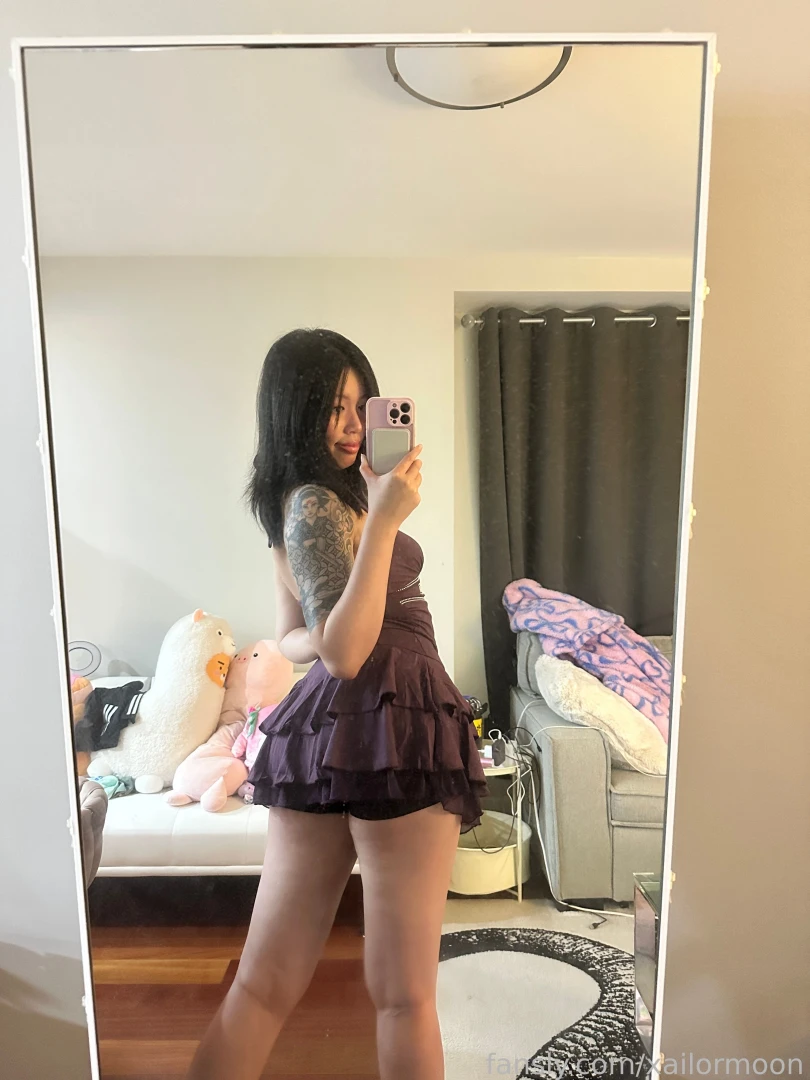 Gooooood afternooooonnnnn -pouts- sorry for dirty mirror part 2 