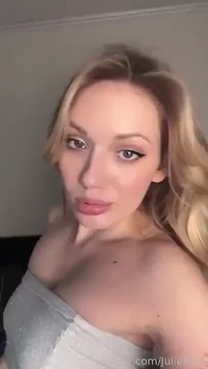 Cum on my ass juliemiss stockings fyp longlegs selfworship domme foot 