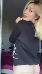 Say something to make me blush juliemiss fyp nudes dickrate fetish