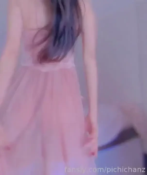 Love putting on a show for daddy like this - 