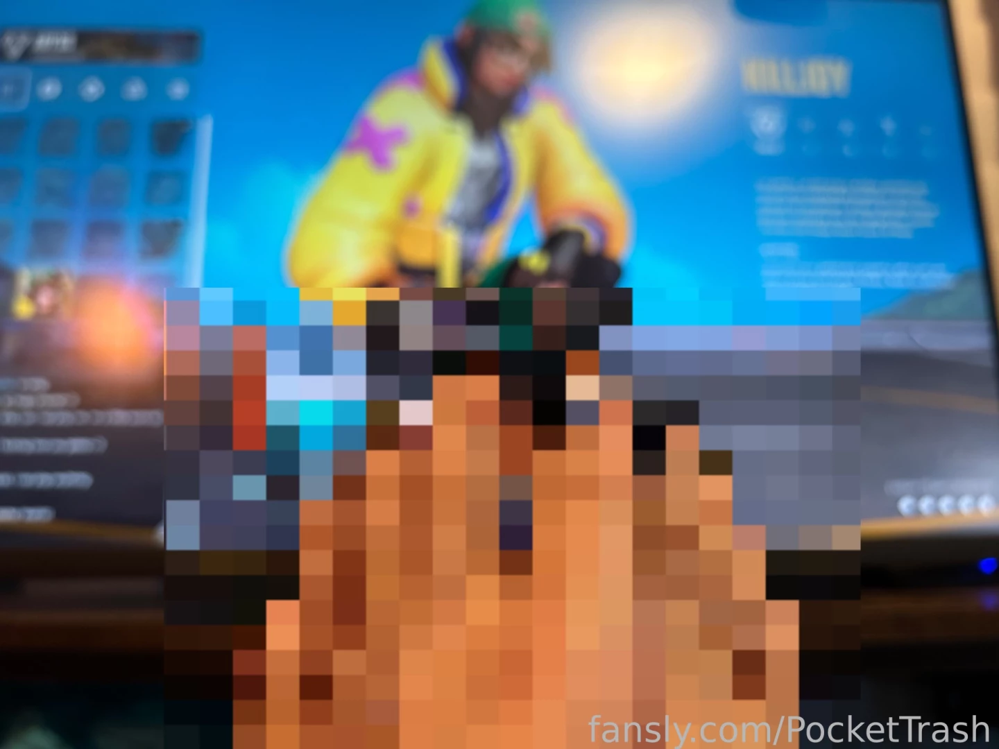 Does this gamer girl have cute toes asian feet toes nailpolish 