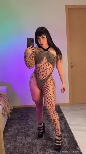 The only gift i m looking to get in my sack tonight is you sexygirls