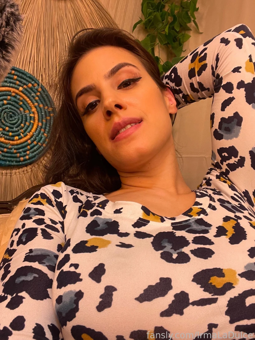 Lay on my lap let me make you feel things 