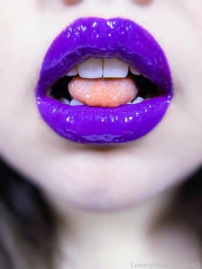 Bet you ve never seen lips this electric one look and you re hooked on part 3