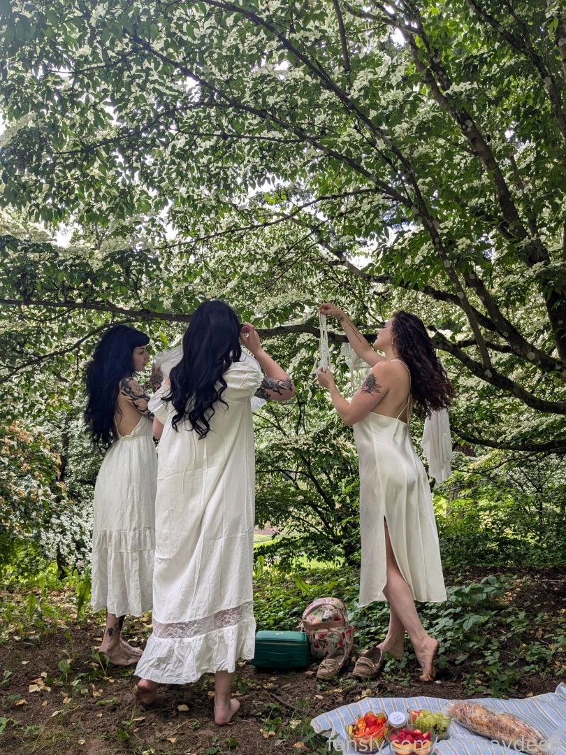 Tiffanyinnature took me and lucyluvs to this gorgeous park where we part 11 