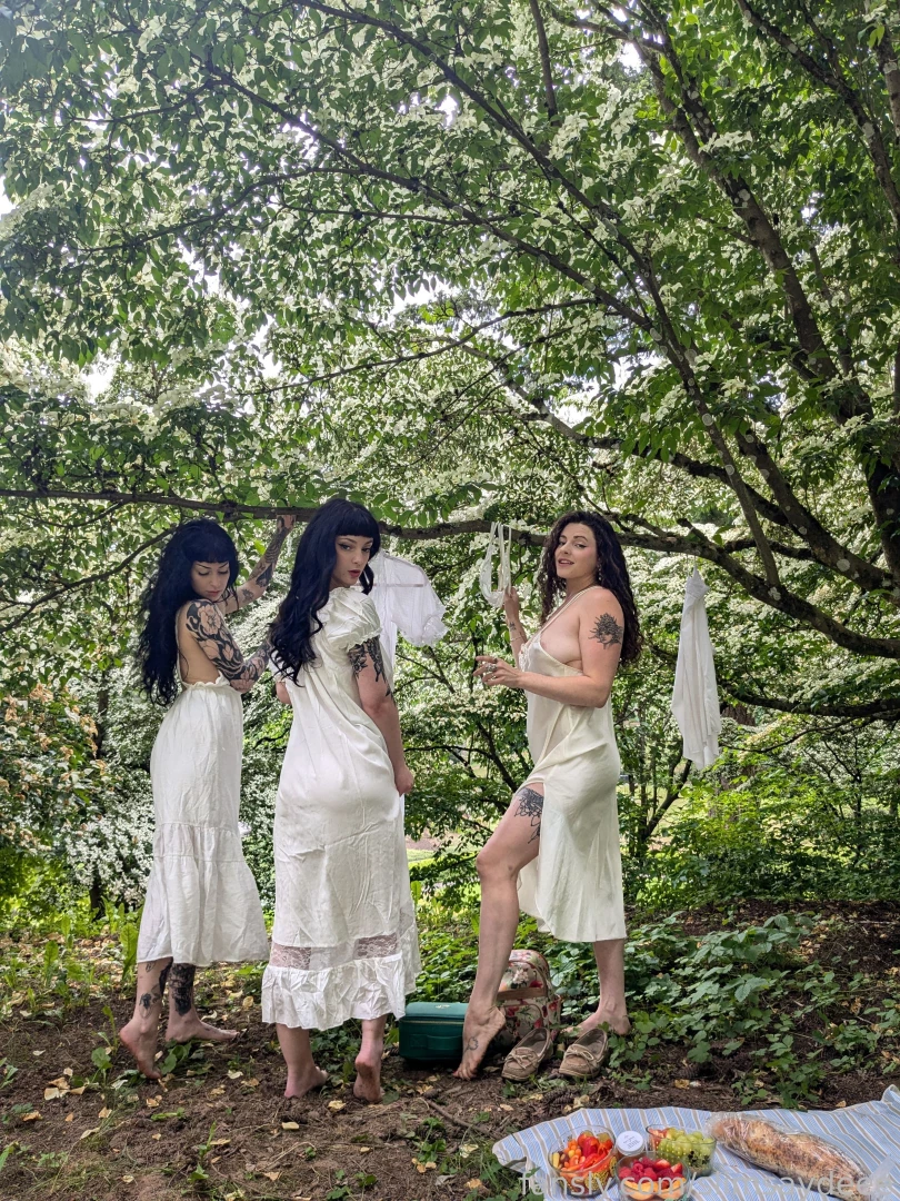 Tiffanyinnature took me and lucyluvs to this gorgeous park where we part 5 