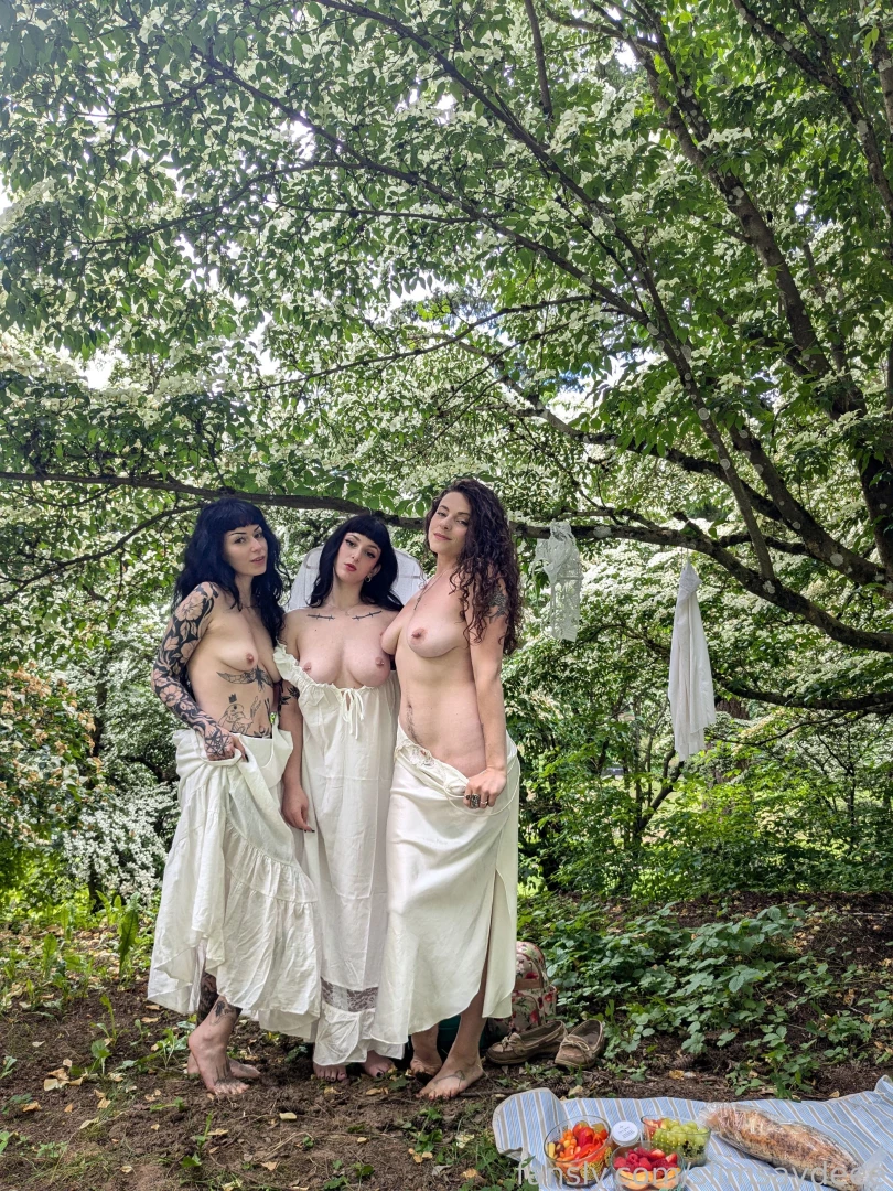 Tiffanyinnature took me and lucyluvs to this gorgeous park where we part 18 