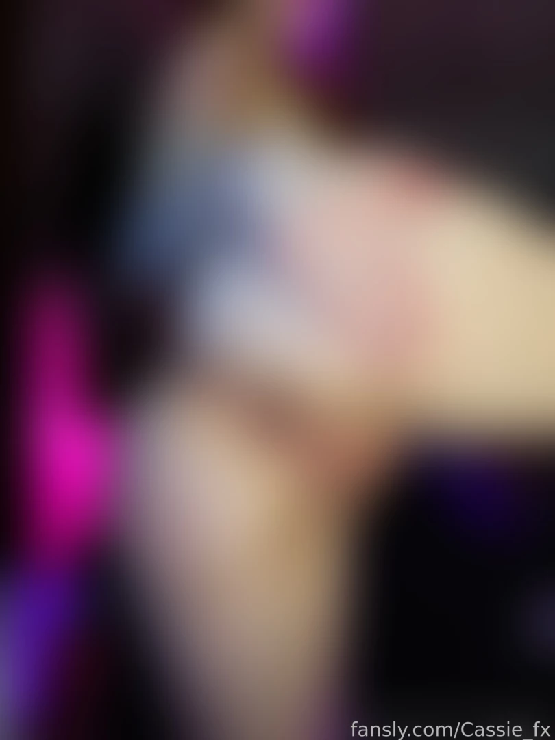 Daddy let me distract you please i want you to feel my pink tight 