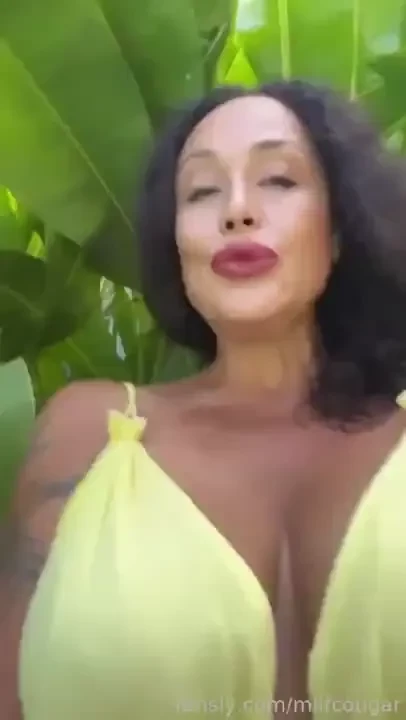 I love flashing my boobs in public outdoor public cruising beach boobs 